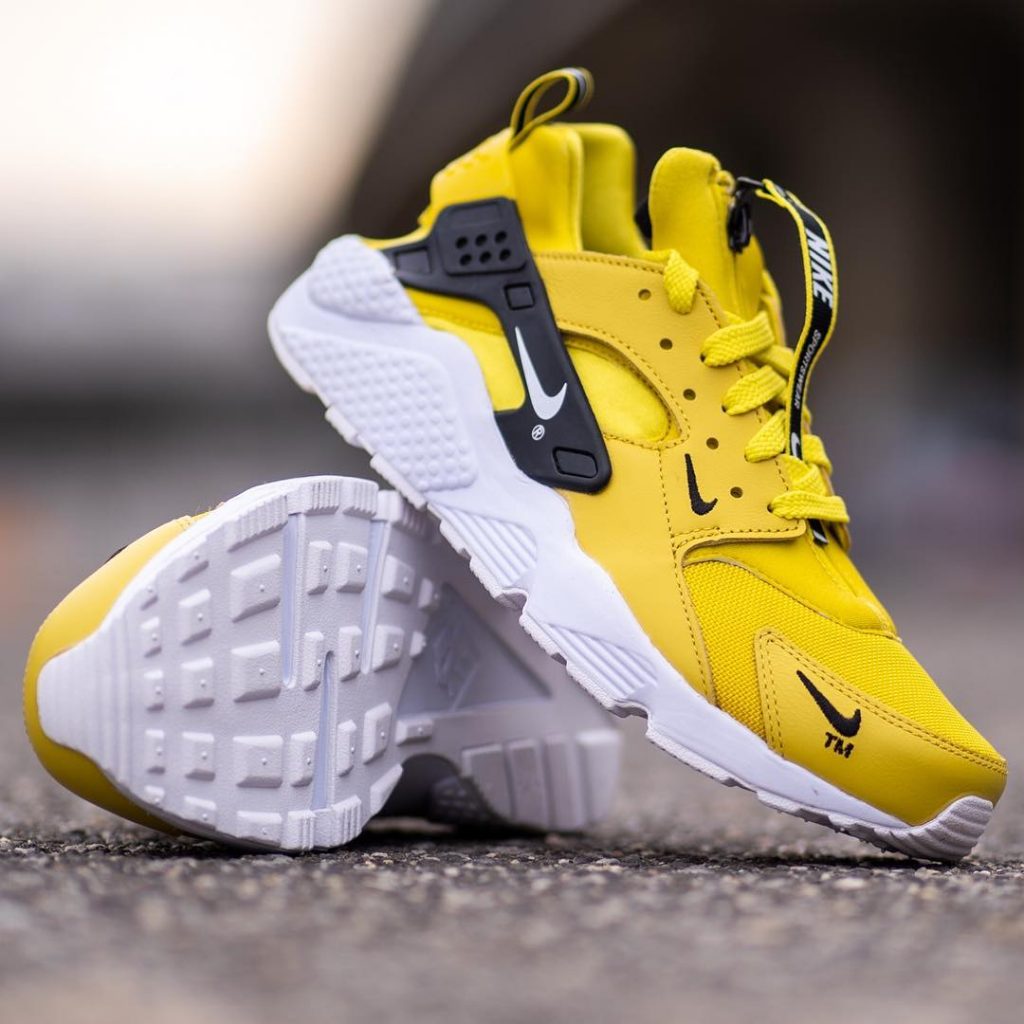 nike huarache zipper